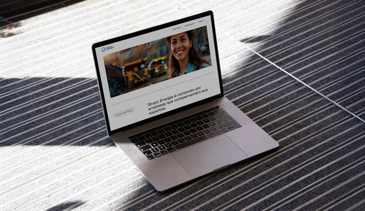 Notebook mostrando um site feito pela Toonbo